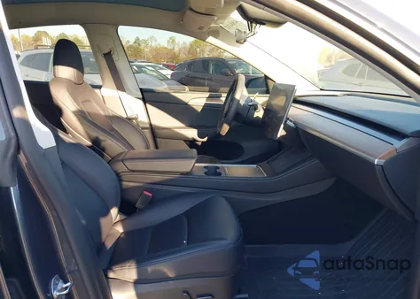 2023 Tesla Model Y из США, поврежденный, VIN 7SAYGDEE5PF834774